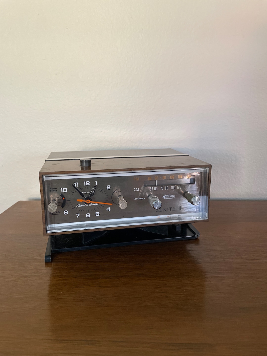 Vintage Zenith Radio, 1970's Zenith AM/FM Radio, Model C467W, Pedestal ...