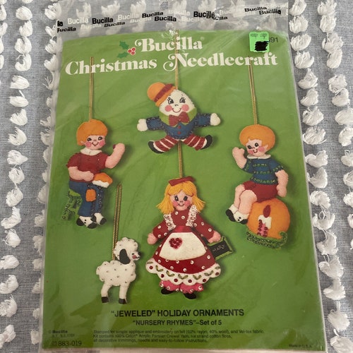 Kit de adornos de fieltro Bucilla vintage: Rimas infantiles con joyas, NOS de los años 70