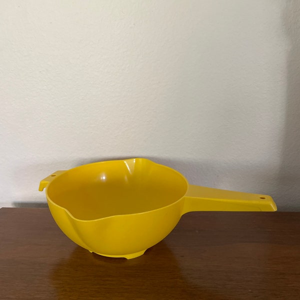 Vintage Tupperware Colander, 1970's Large Yellow Tupperware Strainer, Colander with handle, 1970's, Mid Century Kitchen Decor