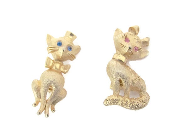 Vintage Cat Brooch, 1960's Mamselle Gold Cat Broo… - image 1