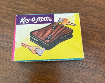 Vintage Key Holder, 1970's Key-O-Matic, Automatic Key Holder, Made in Hong Kong, Key Chain, 1970s Accessory