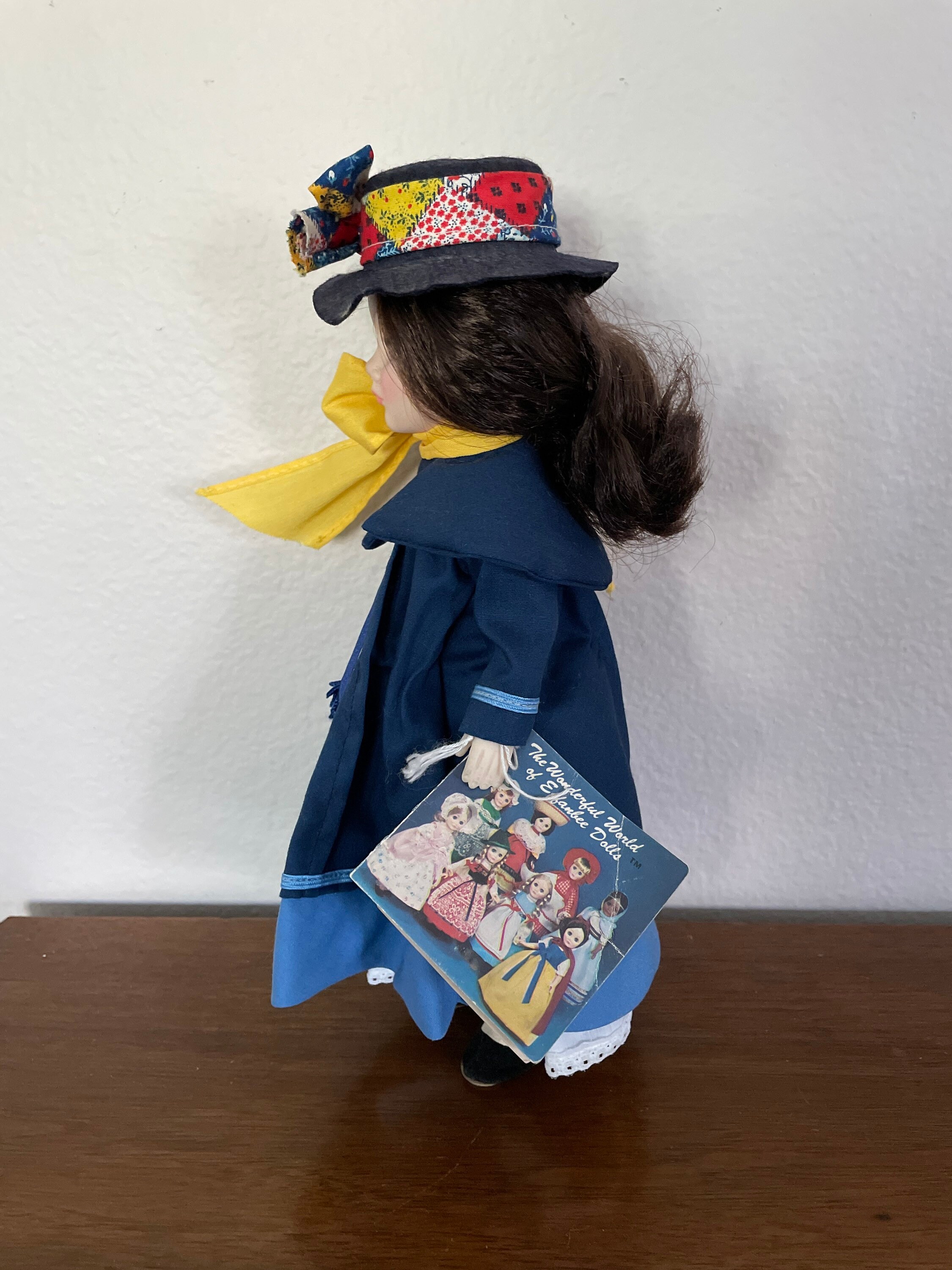 Poupée plush taille moyenne Mary Poppins Disney Store