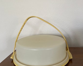 Vintage Tupperware Pie Keeper, 1970's Tupperware Pie Holder, Pie Carrier, Harvest Gold, 1970's Kitchen Decor