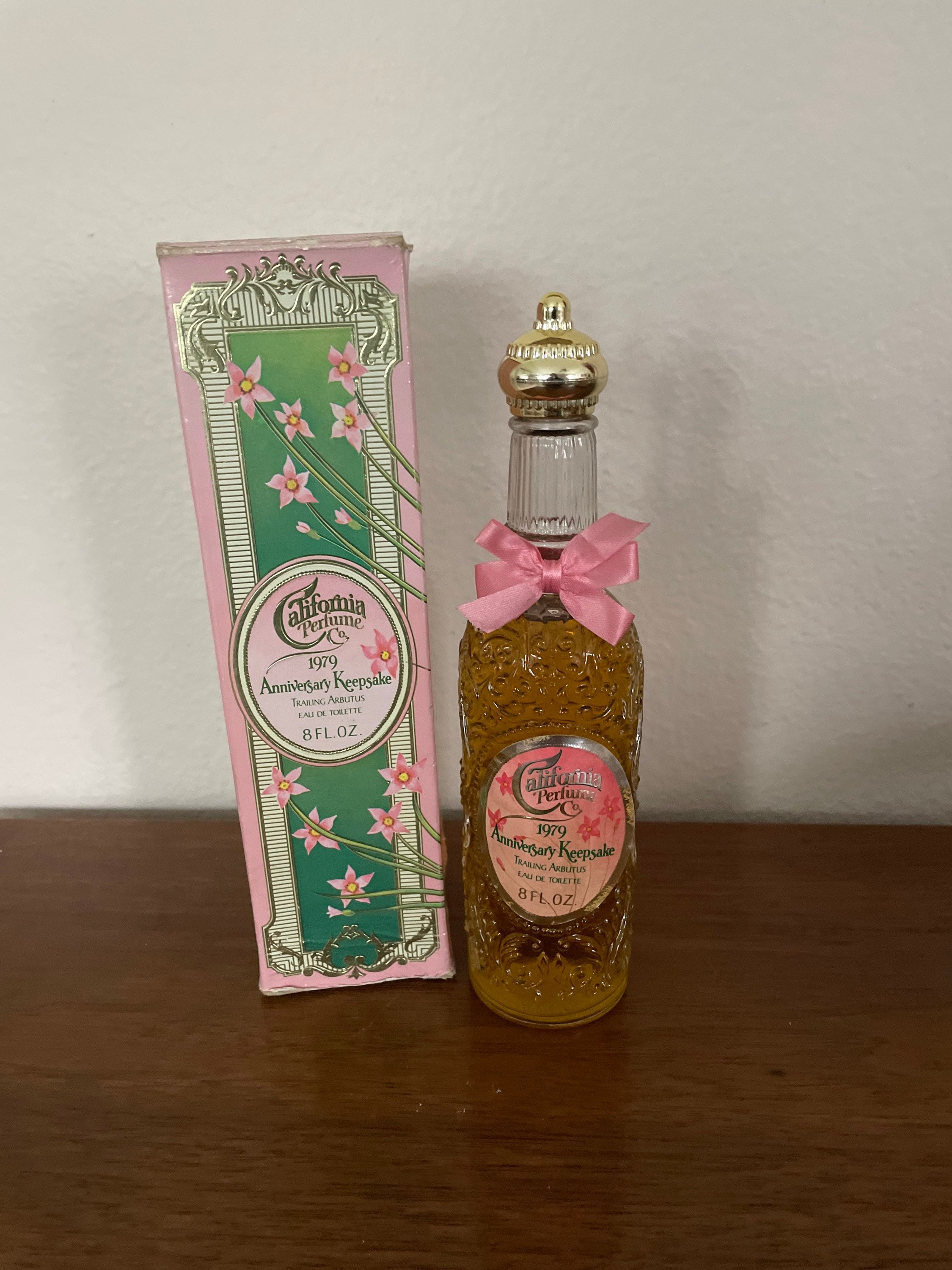 人気沸騰ブラドン Vintage Avon California Perfume Bottle, 1970's Avon Trailing コレクション