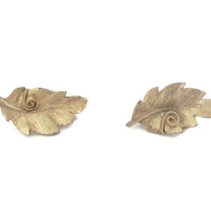 Vintage Leaf Earrings, 1960's BSK Gold Leaf Earrings, Clip Ons, Fall Earrings, Fall Leaves, 1960's Earrings