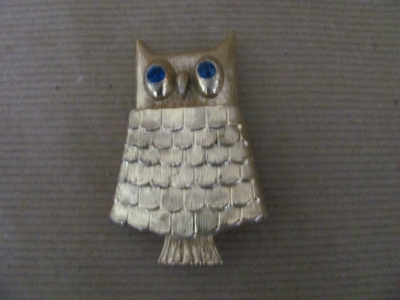 Vintage Owl Brooch, 1970's Avon Perfume Owl Brooc… - image 1