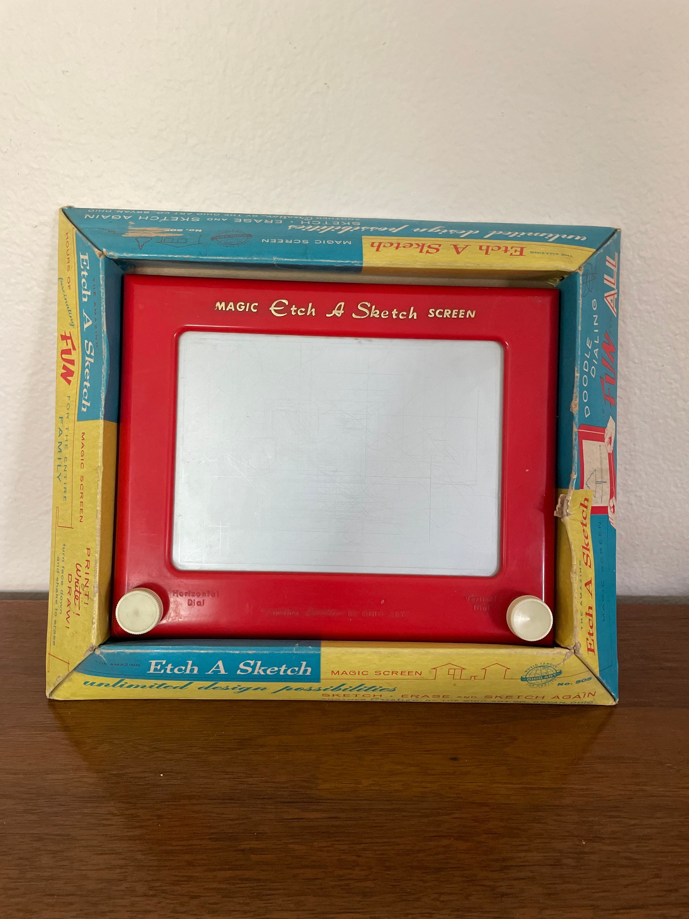 Etch A Sketch Pocket Drawing Pad - Entertainment Earth
