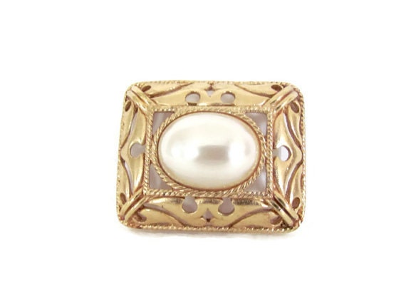 Vintage Pearl Brooch, 1960's Richelieu Gold Squar… - image 1