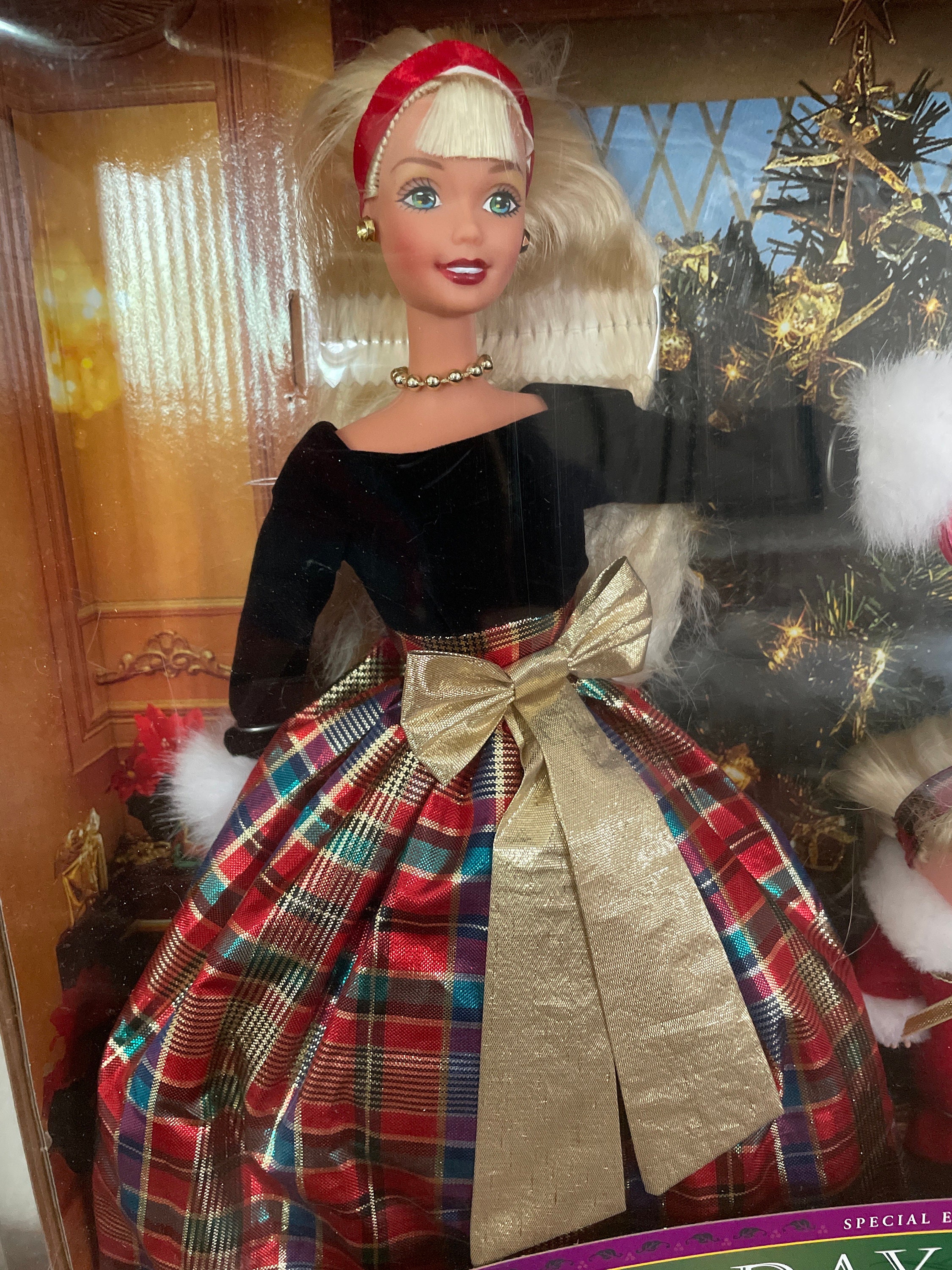 Vintage Barbie Holiday Sisters Gift Set, 1990's (1998