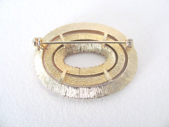 Vintage Circle Brooch, 1960's Gold, Rhinestone Ci… - image 3