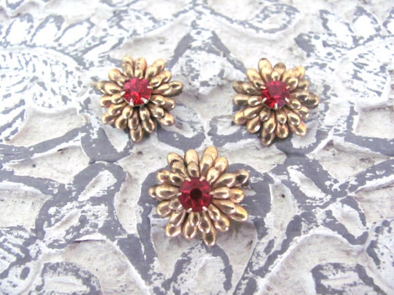 Vintage Flower Brooch, Pin, 1950's Lustern Gold, … - image 3