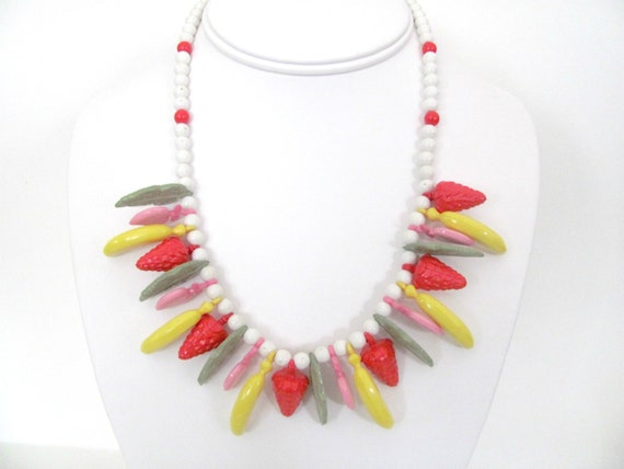 Vintage Fruit Necklace, 1970's Plastic Fruit Sala… - image 1