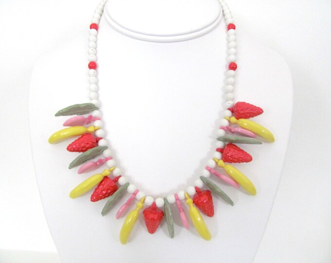 Vintage Fruit Necklace, 1970's Plastic Fruit Salad Necklace, Carmen