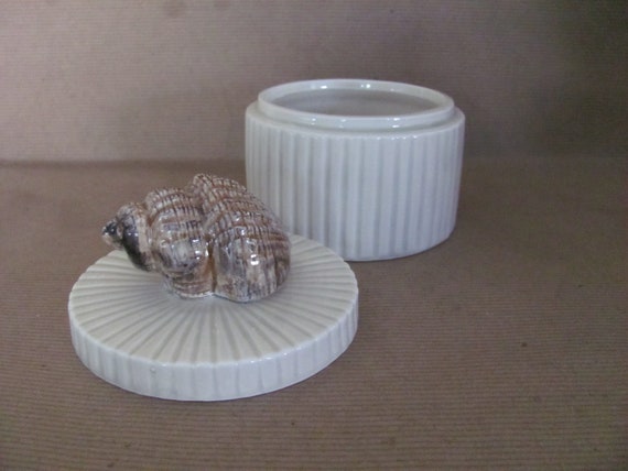 Vintage Shell Trinket Box, 1970's Fitz and Floyd … - image 2