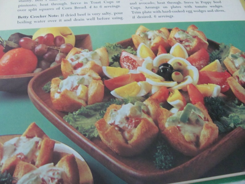 Vintage Cookbook, 1960's Betty Crocker Dinner In A Dish Cookbook, Old Cookbook, 1960's, Vintage Recipes, Mid Century Kitchen image 3