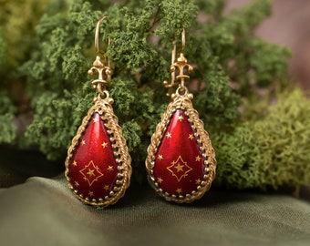 Pendientes colgantes antiguos de esmalte rojo Art Nouveau de los años 20 en oro amarillo de 14 quilates