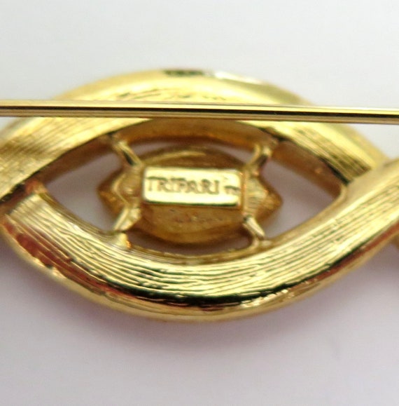 Trifari pin discount