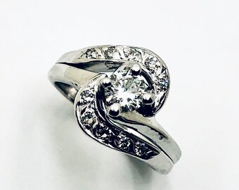 Pre-Owned 14K Swirl Design White Gold & Diamond Ring