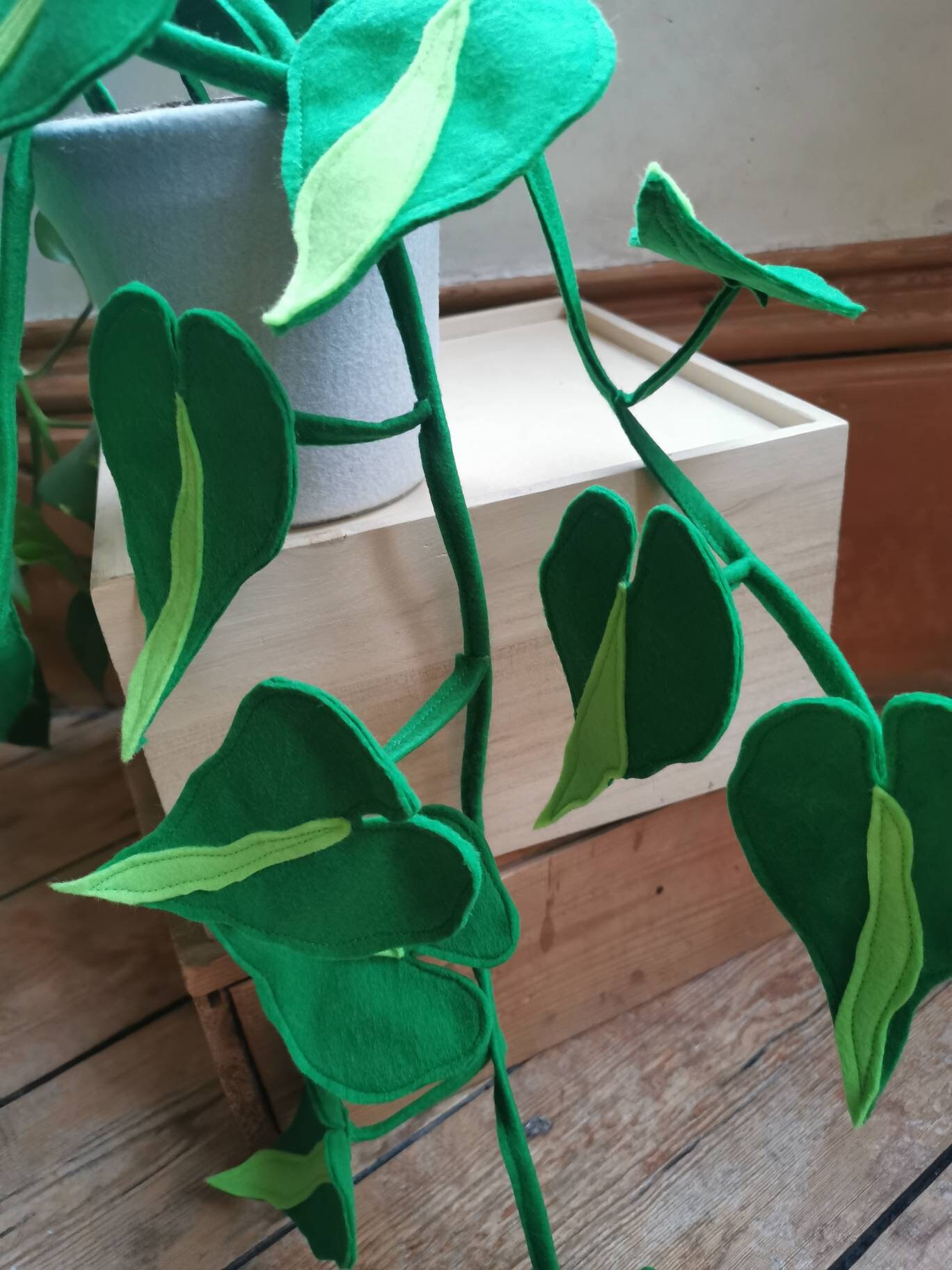 Fausse plante d'intérieur, Botanique, faite à la main, feutre 'Philodendron  Brasil' plante en pot inspirée, plante d'intérieur en tissu, textiles  choisissez la couleur de votre pot -  France