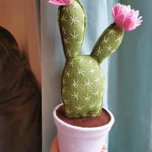 Mini prickly-Pear felt cactus, cute cacti, faux cacti, handmade fabric cactus in a pot, pink flower cactus. Plants you can't kill image 4