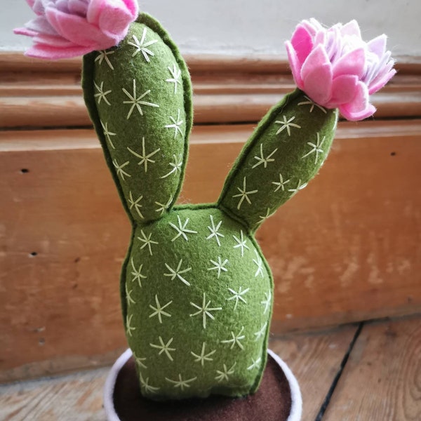 Mini prickly-Pear felt cactus, cute cacti, faux cacti, handmade fabric cactus in a pot, pink flower cactus. Plants you can't kill!