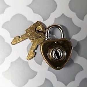 Add a lock and hasp to any card box image 2