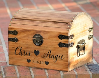 Caja de tarjeta de madera personalizada Caja de tarjeta de boda rústica con ranura Caja de tarjeta de madera con opción de bloqueo Cofre de recuerdo de boda personalizado con corazones