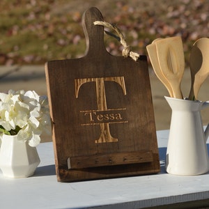 Personalized Recipe Book Stand, Farmhouse Kitchen Tablet Holder, Rustic Kitchen Decor, Gift For Her, Custom Christmas Gift Bild 5