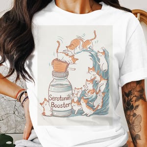 Arquivo PNG de gato de reforço de serotonina, arquivo PNG de camiseta gráfica de mãe de gato, design de sublimação de amante de gatos, design digital de camisa de pílulas felizes