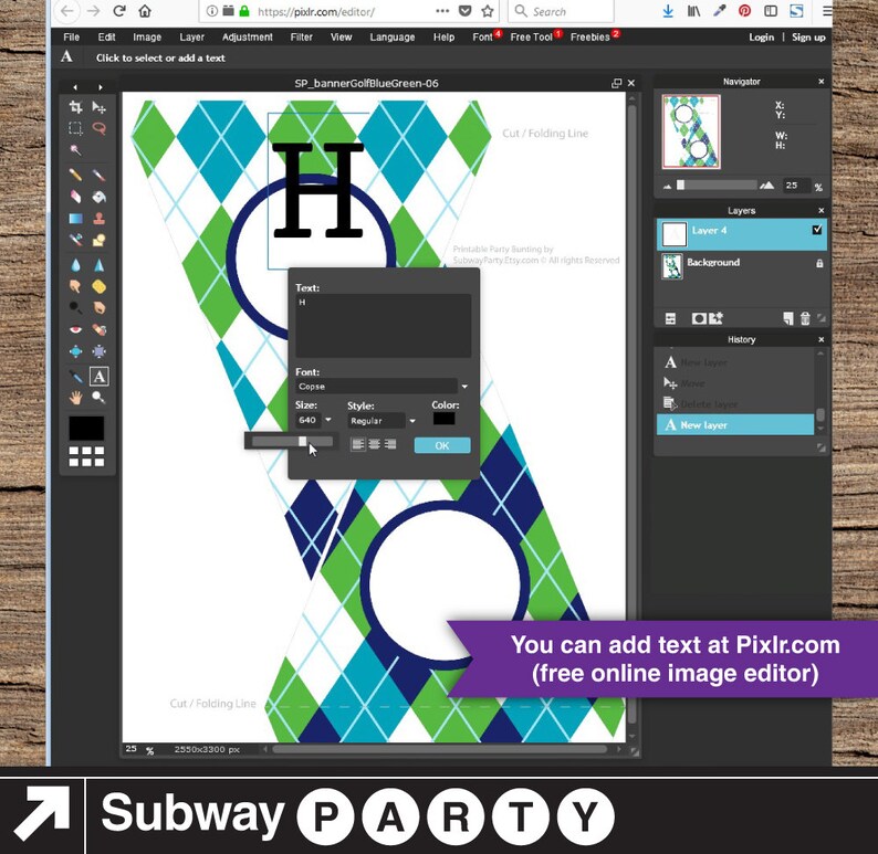 Op de afbeelding: Een printbare feestbanner met een blauw, groen en wit argyle-patroon. De banner heeft een cirkel met de letter "H" erin. De tekst "You can add text at Pixlr.com (free online image editor)" staat onderaan de afbeelding. De tekst "Subway PARTY" staat onderaan de afbeelding.