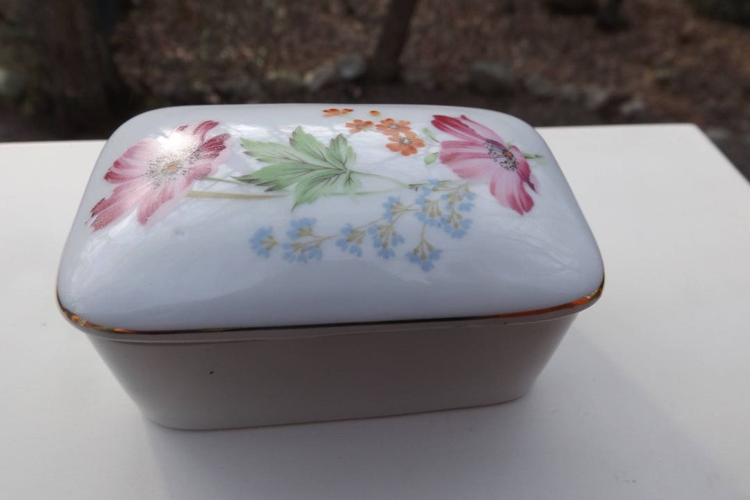 Delightful Japan Jewelry Box Lid Porcelain, Trinket Box ,home Decor