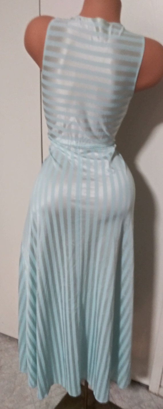 Vtg Silky Stripped Silver and Blue Frosted Shiny … - image 5