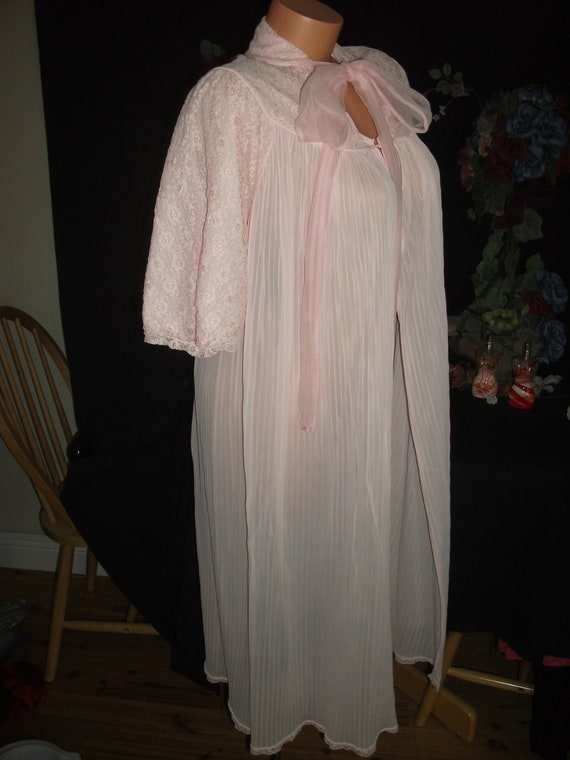 Vtg Silky Pink Nighty Dressing Robe Gown Sheer Ny… - image 4