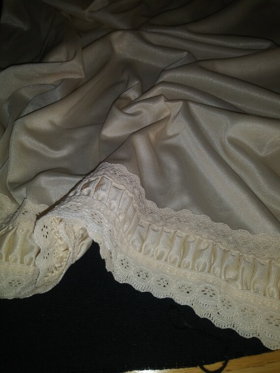 Vtg SilkY nYLON beige eyelet lace Half Slip Dress Sli… Gem