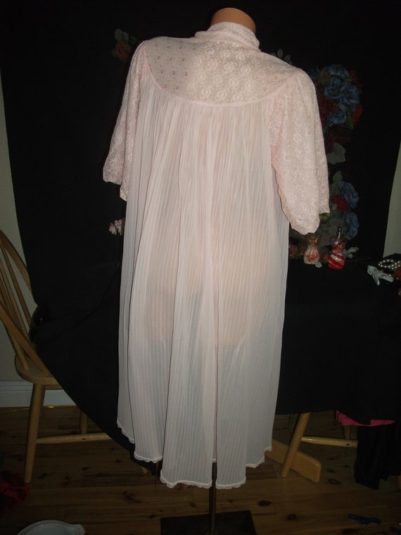 Vtg Silky Pink Nighty Dressing Robe Gown Sheer Ny… - image 10