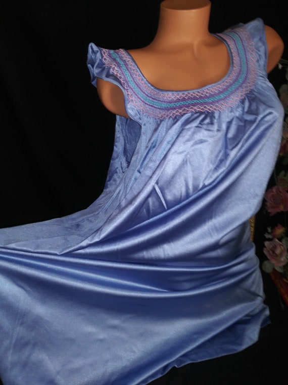 Vtg Silky baby blue Free Bust Sexy Wedding Nightg… - image 3