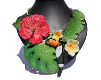 Paraíso tropical único gran declaración polímero arcilla collar, Tucán, hibisco, deliciosa de monstera
