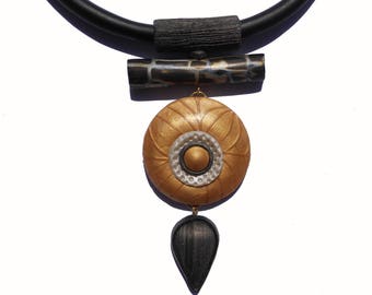 Collar único par hermoso. Regalo de arcilla de polímero para ethnique tribal de las mujeres