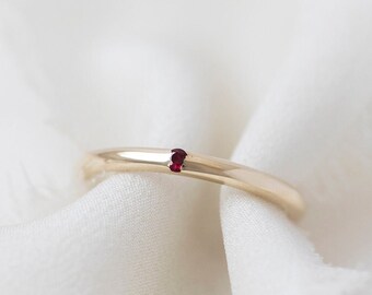 Obscura - 14K Yellow Gold Ring Set In Place Red Ruby Ring Band - Handmade Jewellery