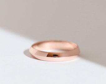 Atlas Knife Edge Band (4mm) - Solid 14K Rose Gold Wedding Ring - Handmade Jewellery