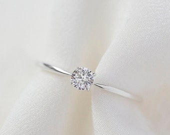 Isabelle - 14K White Gold Round Diamond Solitaire Tapered Band Engagement Ring