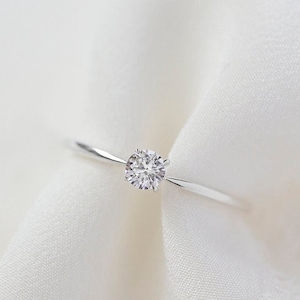 Isabelle - 14K White Gold Round Diamond Solitaire Tapered Band Engagement Ring