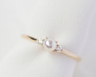 Freya - 14K Yellow Gold Natural Japanese Akoya Pearl White Diamond 3 stone Ring