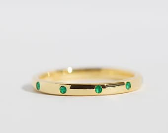 Luna - 14K Yellow Gold Emerald Eternity Ring Band - Handmade Jewellery