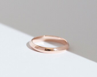 Atlas Knife Edge Band (3mm) - Solid 14K Rose Gold Wedding Ring - Handmade Jewellery
