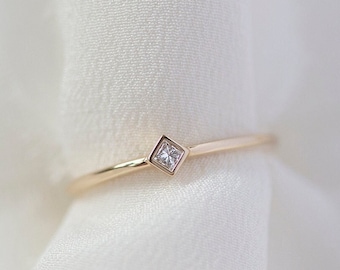 Astra  - 14K Yellow Gold Princess Cut Diamond Bezel Ring - Handmade Jewellery