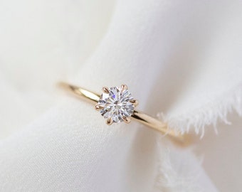 Delores  - 14K Yellow Gold Round Solitaire Engagement Diamond Ring - Handmade Jewellery