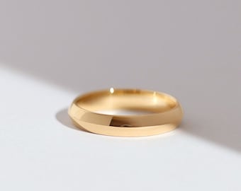 Atlas Knife Edge Band (4mm) - Solid 14K Yellow Gold Wedding Ring - Handmade Jewellery
