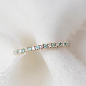 Stardust - 14K Gelbgold halber Eternity Diamant Paraiba Turmalin Ring - Handgemachter Schmuck