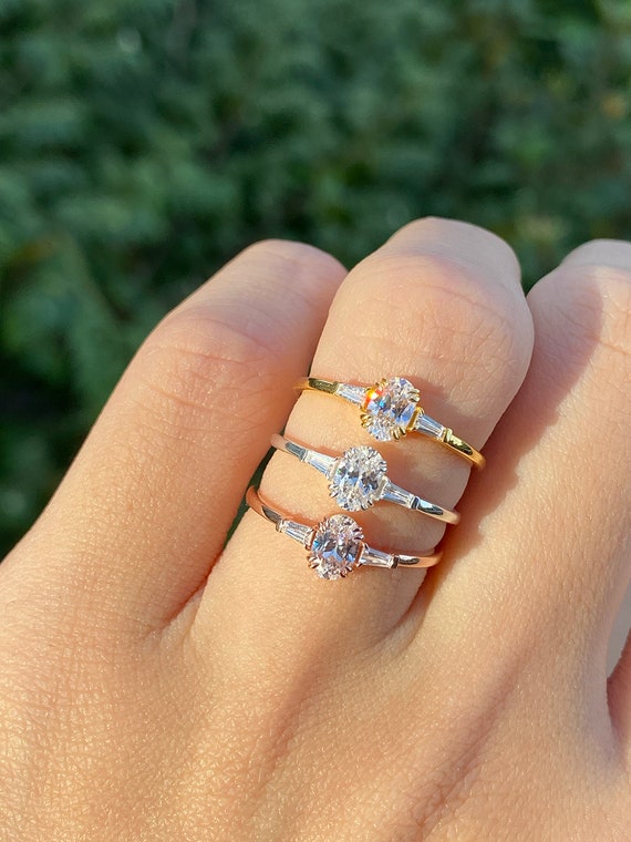 Saoirse - 14K White Gold Double Claw Oval Diamond Engagement Ring
